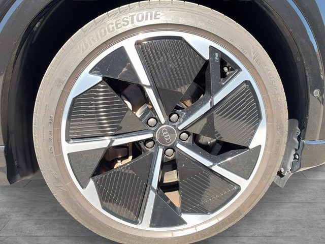 Audi - Q4 e-tron 45 quattro 77kWh S-line ACC+NAVI+AHK_9