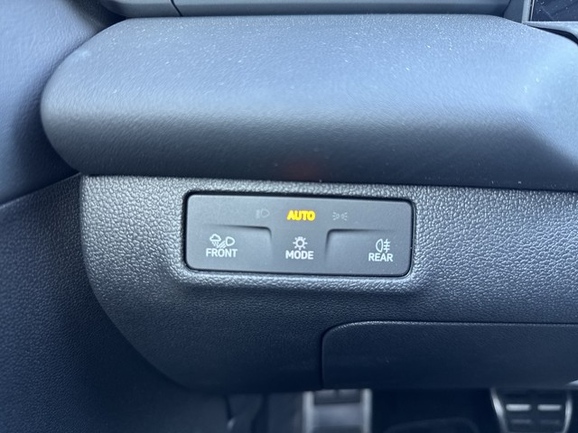 VW - T-Roc 1.5 eTSI R-Line Black HuD Navi 360° Matrix_10