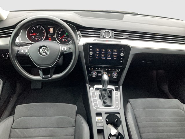 VW - Passat Variant 1.8 TSI DSG Highline R-Line LED_2