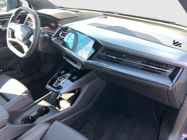 Audi - Q4 e-tron 55 Sportback quattro S-line AHK PANO_9