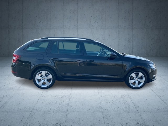 Skoda - Octavia Combi 2.0 TDI DSG Ambition  NAVI+LED+ACC_8