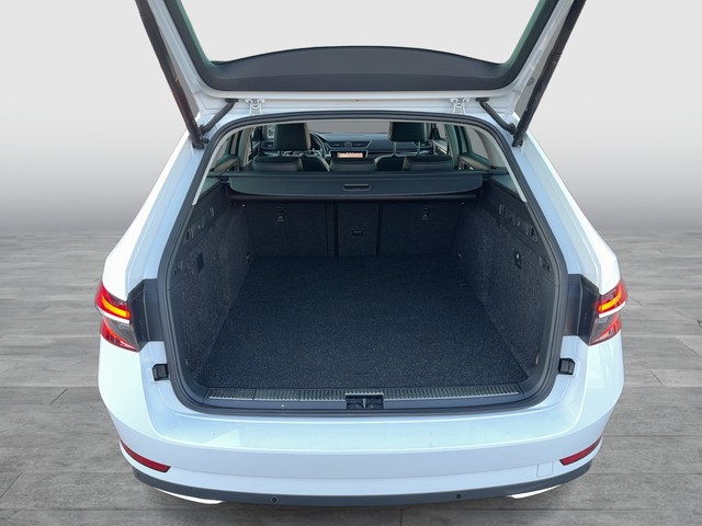 Skoda - Superb Combi iV 1.4 electric/TSI L&K Pano Leder_4