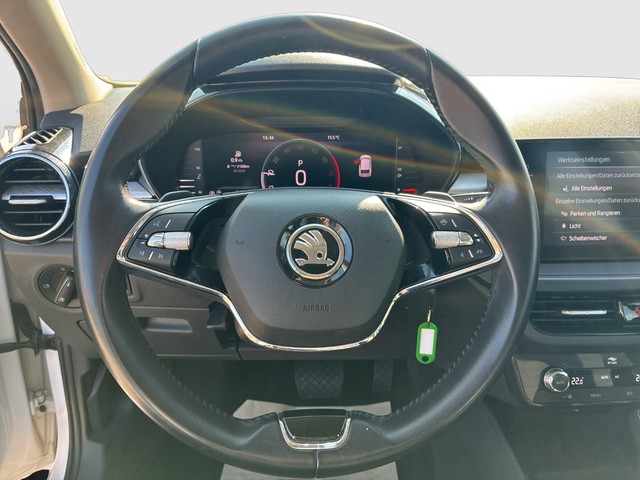 Skoda - Fabia 1.0 TSI DSG Ambition LED+KAMERA+CARPLAY_5