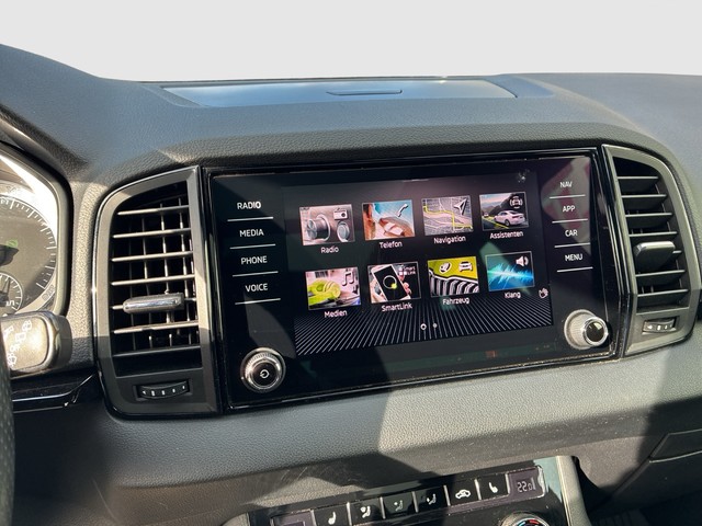 Skoda - Karoq 2.0 TDI DSG Sportline 4x4 AHK+PANORAMA+RFK_13