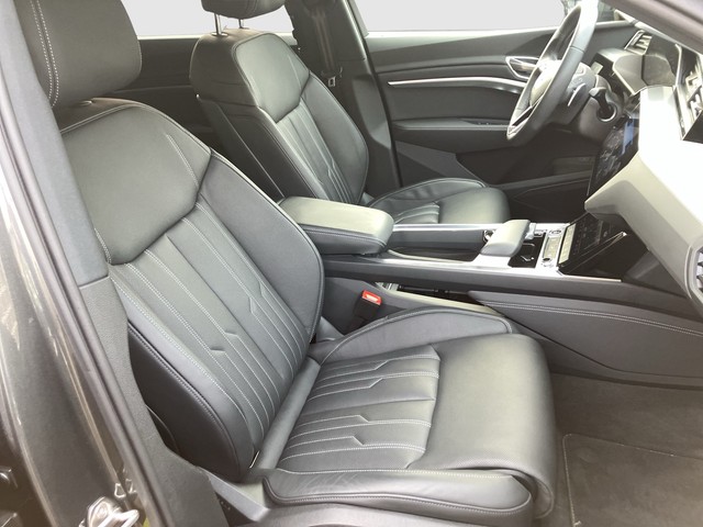 Audi - Q8 e-tron Sportback 55 quattro S-line AHK PANO_5