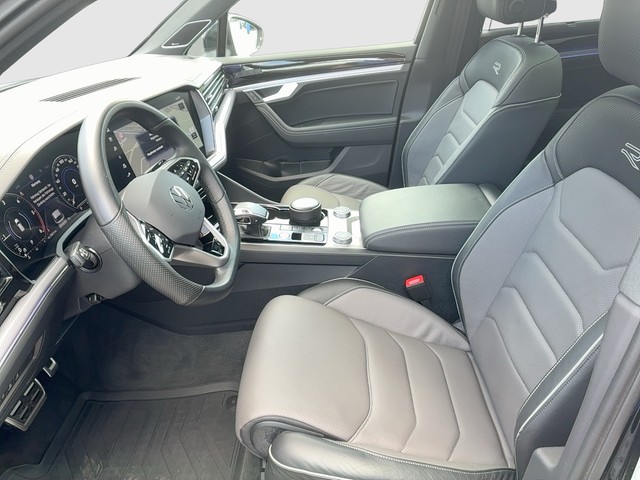 VW - Touareg 3.0 V6 TDI tiptronic R-Line  PANOR.+AHK_12