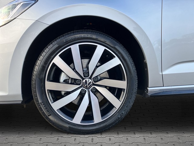 VW - Touran 2.0 TDI DSG Highline R-Line AHK LED NAVI_14