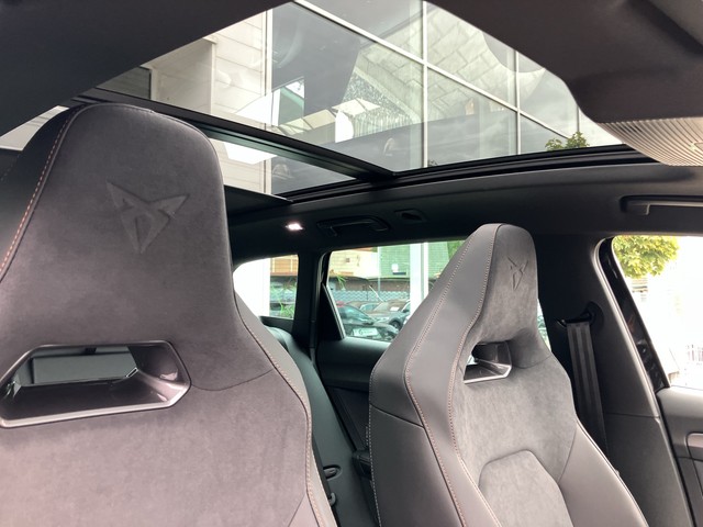 Skoda - Octavia Combi 2.0TSI DSG RS Head Up+Matrix+Navi_6