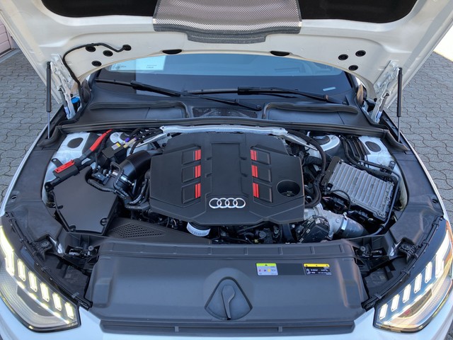 VW - Golf Variant R-Line 1,5 l eTSI DSG R-Line Black AHK_8