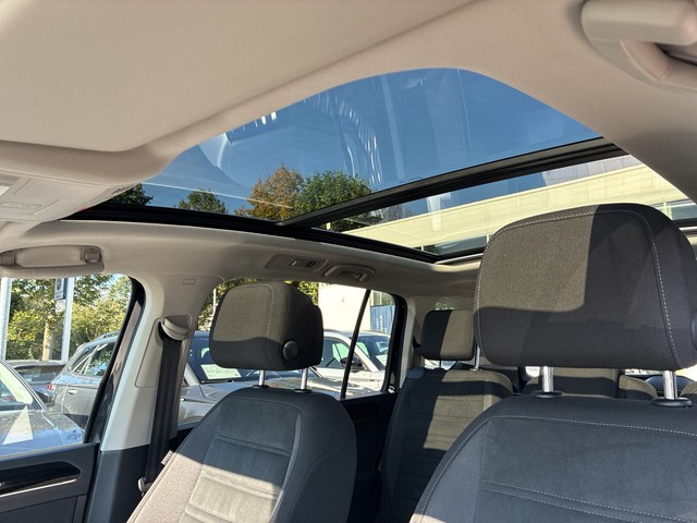 VW - Touran 1.5 TSI DSG Highline ACC+LED+NAVI+PANO_6