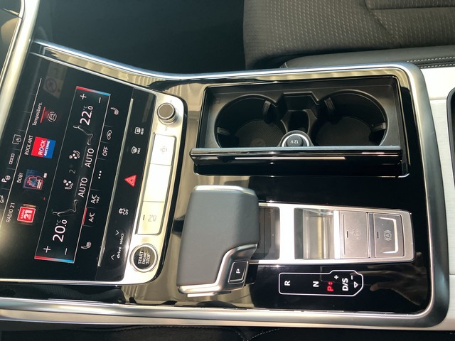 Audi - Q7 50 TDI S line AHK+NAVI+KAMERA+LUFT+SHZG_9