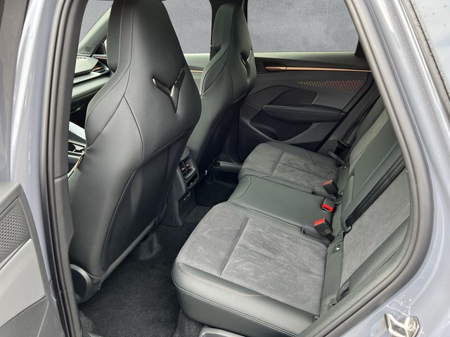 VW - Golf VIII 2.0TSI GTI Virtual+Matrix+Kamera+ACC_2