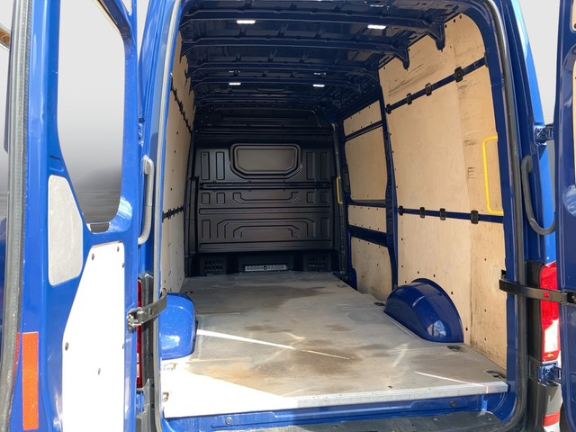 VW - Crafter 35 Kasten MR HD Klima,AHK,StandHz,Kamera_2