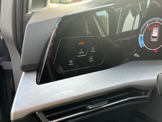 VW - Golf VIII Variant 2.0 TDI Life ACC+LED+NAVI+SHZG_8