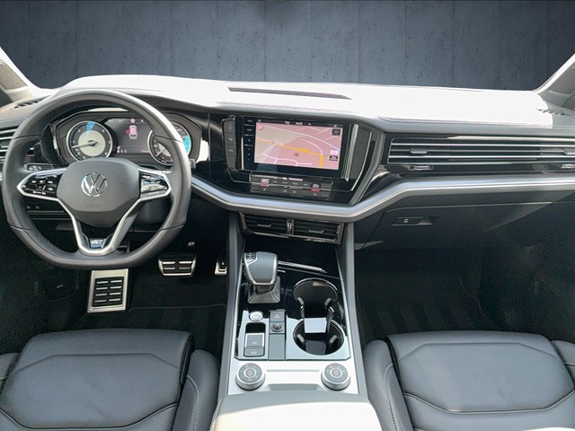 VW - Touareg 3.0 TDI R-Line 4Mo. AHK+ACC+PANO+LUFT_2