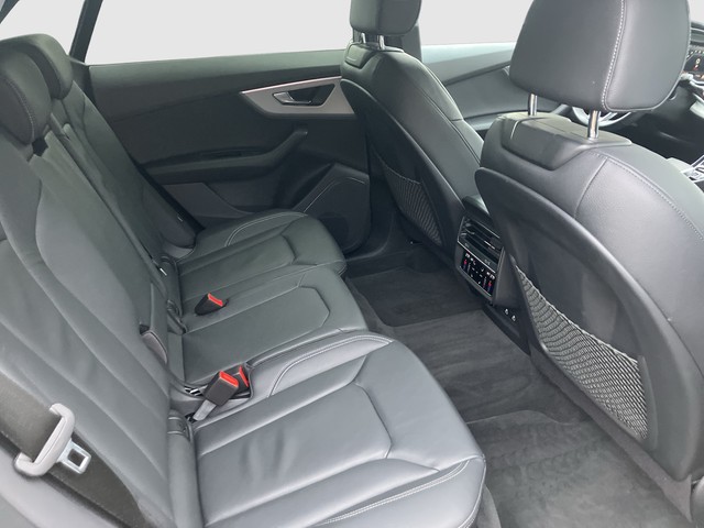 Audi - Q8 55 TFSI quattro Tiptronic S-line AHK HUD PANO_5