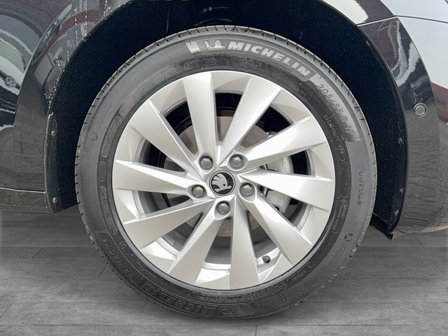 Skoda - Octavia Combi 2.0 TDI DSG Selection Matrix+Kamera_17