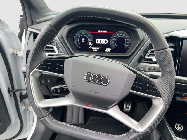 Audi - Q4 e-tron S-Line MATRIX+PANO+ACC_12