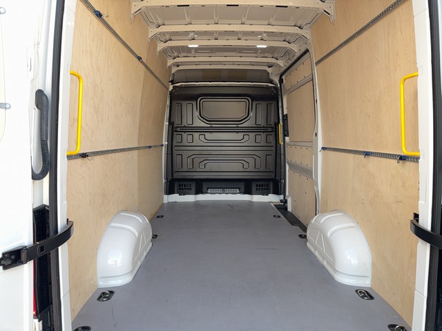 VW - Crafter 35 Kasten HD MR Automatik Klima Kamera_2