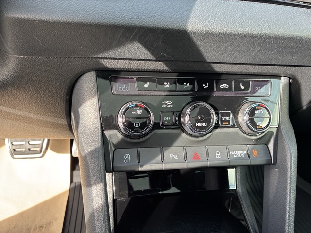 Skoda - Karoq 2.0 TDI DSG Sportline 4x4 AHK+PANORAMA+RFK_10