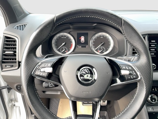 Skoda - Karoq 2.0 TDI DSG Sportline 4x4 AHK+PANORAMA+RFK_21