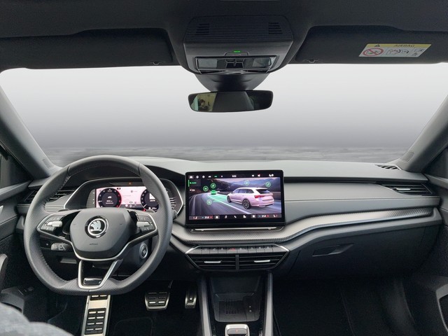 Skoda - Octavia Combi 2.0TDI Sportline Head Up+Panorama_2