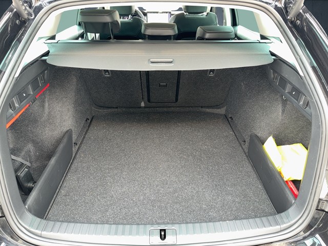 Skoda - Octavia Combi 1.5 TSI mEHV DSG Selection ACC+LED_4