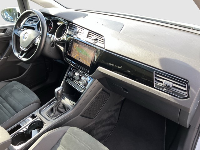 VW - Touran 2.0 TDI DSG Comfortline AHK LED NAVI PANO STHZG_7