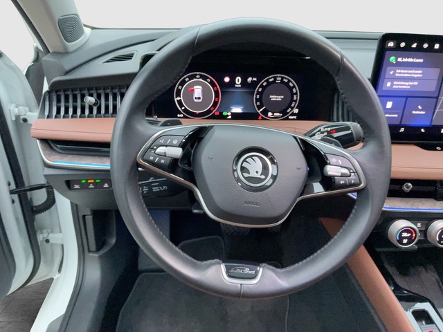 Skoda - Superb Combi 2.0 TDI DSG L&K NAVIGATION+AHK+PANO_13