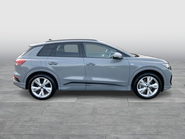 Audi - Q4 e-tron 45 quattro S-line ACC CAM LED NAVI_11