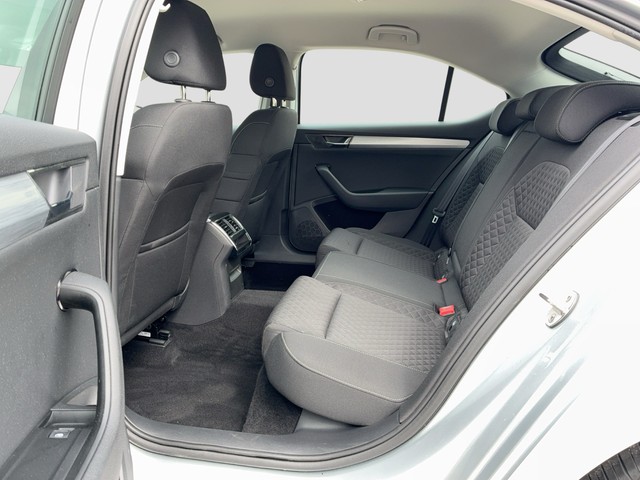Skoda - Superb Lim. 2.0 TDI DSG Ambition Navi Kamera el.Heckklappe_3