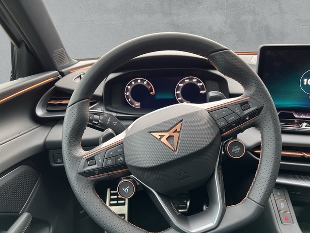 VW - Golf VIII 2.0TSI GTI Virtual+Matrix+Kamera+ACC_4 VW - Golf VIII 2.0TSI GTI Virtual+Matrix+Kamera+ACC_4