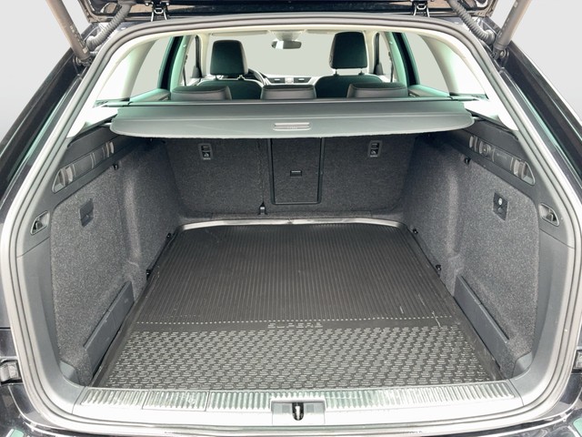 Skoda - Superb Combi 2.0 TDI DSG Scout AHK+STDHZG+RFK_4