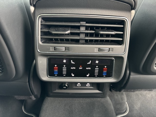 Audi - RS Q8 TFSI quattro Tiptronic AHK HUD PANO STHZG_9