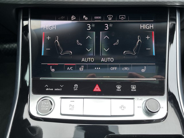 Audi - Q7 60 TFSI e quattro Tiptronic S-line AHK PANO_16