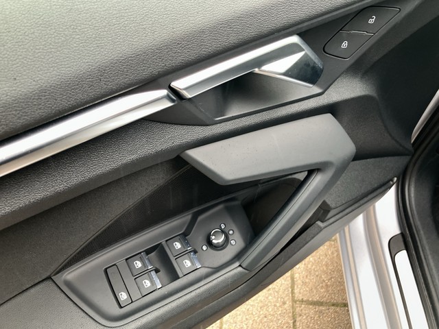Audi - A3 Sportback 30 TFSI Advanced AHK+NAVI+SHZG+PANO_5