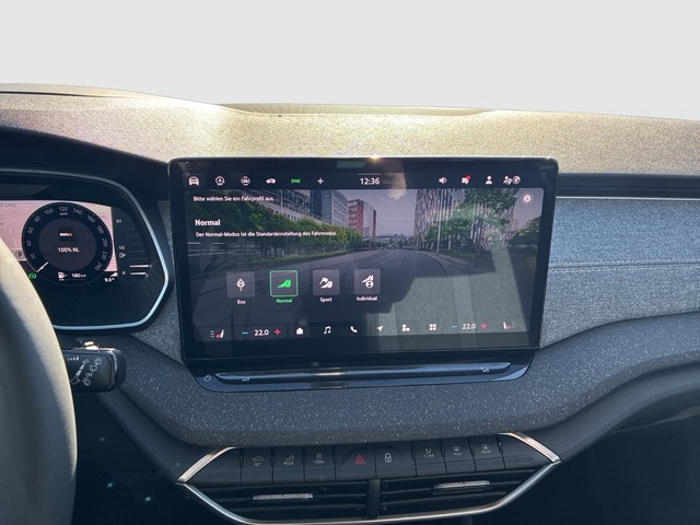 Skoda - Octavia Combi 2.0 TDI DSG Selection Head Up+Kamera_10