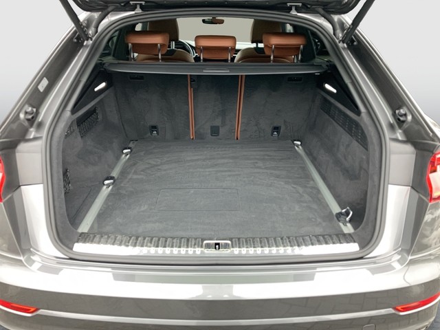 Audi - Q8 55 TFSI e quattro Tiptronic AHK LED NAVI PANO_4