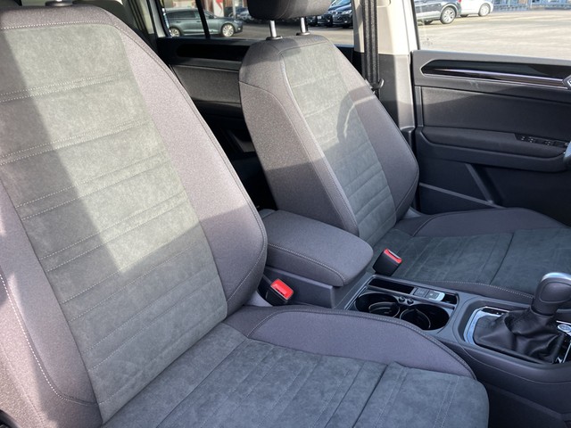 VW - Touran 2.0 TDI DSG Highline R-Line AHK LED NAVI_7