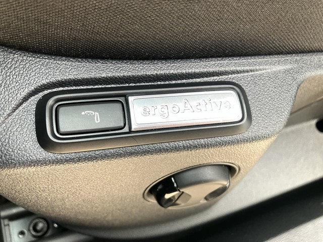 VW - T-Roc 1.5 TSI DSG Style AK+LED+NAVI+SHZG+ACC_5